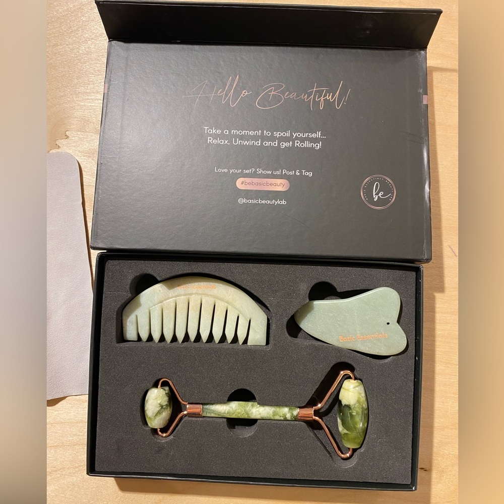 Basic Essentials Jade Restoring Set Beautification Tools (FI)